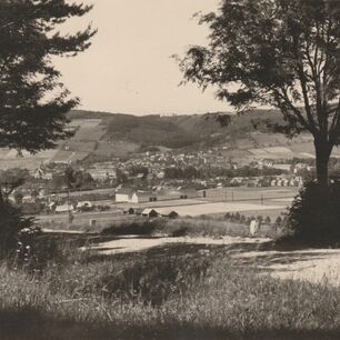 Cesta z Pohoře (Pohorsch) směrem do Oder. Fotografie, kolem roku 1930. 