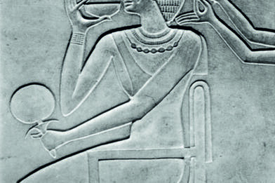 obr. 1: Obřadné pití mléka s ukázkou úchopu misky. Sarkofág královny Kauit působící na dvoře Mentuhotepa II. (XI. dynastie, cca 2061 – 2010 před Kr.), Dér el - Bahrí, Egypt.