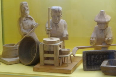 Vyřezávané figurky B. Tobiáše
